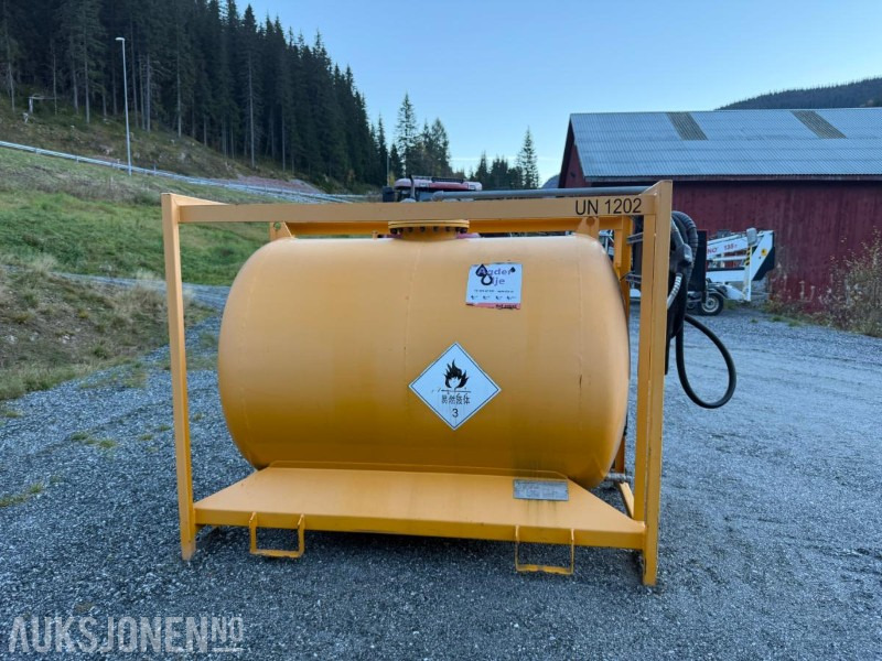 Silwer DT 2500l Double wall dieseltank - Építőipari berendezések: 4 kép. Silwer DT 2500l Double wall dieseltank - Építőipari berendezések: 4 kép.