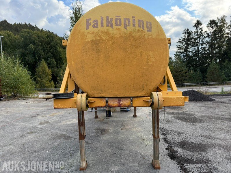 2001 Falköping CL-EX Laketank 10 m3 - Teherautó: 2 kép. 2001 Falköping CL-EX Laketank 10 m3 - Teherautó: 2 kép.