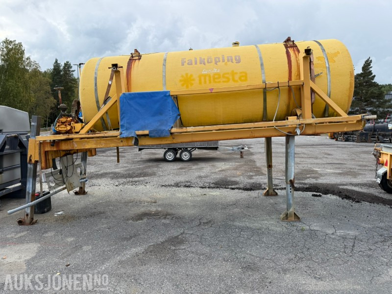 2001 Falköping CL-EX Laketank 10 m3 - Teherautó: 4 kép. 2001 Falköping CL-EX Laketank 10 m3 - Teherautó: 4 kép.