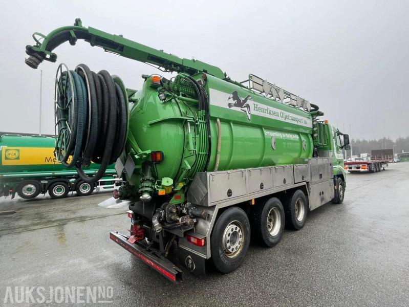 2010 VOLVO FH500 8X4 INTERCONSULT SS2343 BST3-17CR ADR SLAMSUGER MED HØYTRYKKSPYLER - 203576 KM. - Többcélú/ Speciális jármű: 4 kép. 2010 VOLVO FH500 8X4 INTERCONSULT SS2343 BST3-17CR ADR SLAMSUGER MED HØYTRYKKSPYLER - 203576 KM. - Többcélú/ Speciális jármű: 4 kép.