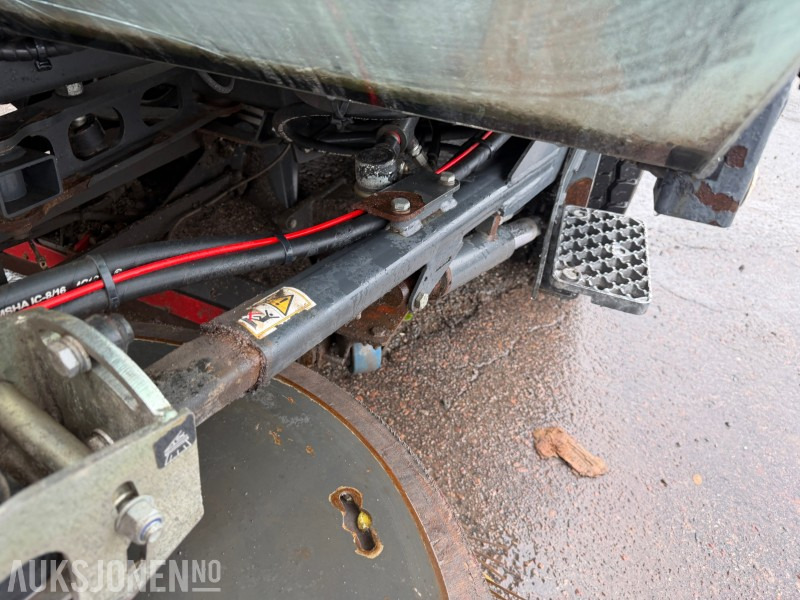 Többcélú/ Speciális jármű 2017 JOHNSTON C401 Kompaktfeiemaskin 5,6 m3: 18 kép. Többcélú/ Speciális jármű 2017 JOHNSTON C401 Kompaktfeiemaskin 5,6 m3: 18 kép.