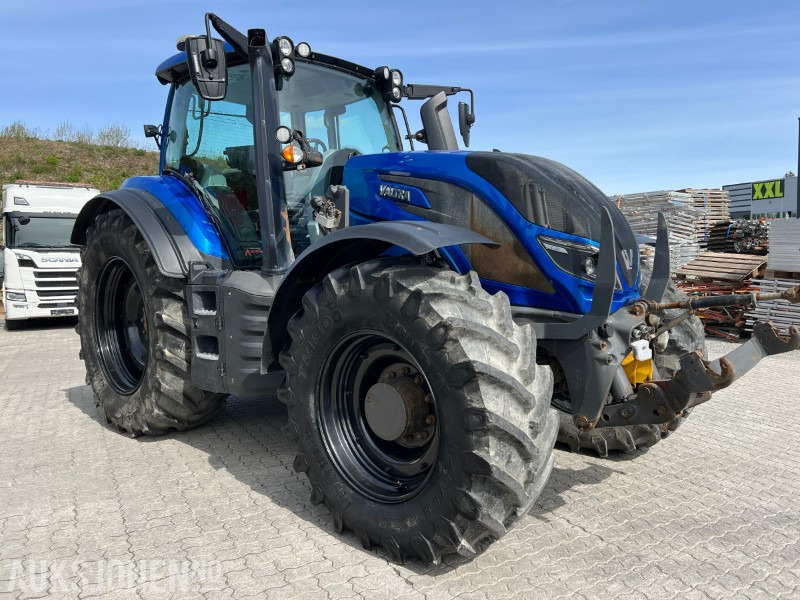 Valtra T234 m/fronthydraulikk,pto og brøytefeste - Traktor: 1 kép. Valtra T234 m/fronthydraulikk,pto og brøytefeste - Traktor: 1 kép.