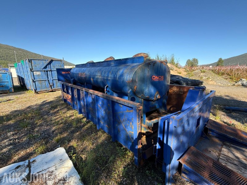 Vanntank på krokløftramme - Építőipari berendezések: 3 kép. Vanntank på krokløftramme - Építőipari berendezések: 3 kép.