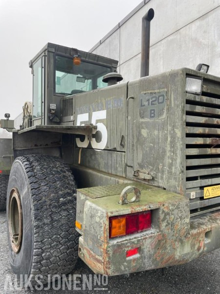 Volvo L120B hjullaster 1999 - Gumikerekes homlokrakodó: 5 kép. Volvo L120B hjullaster 1999 - Gumikerekes homlokrakodó: 5 kép.