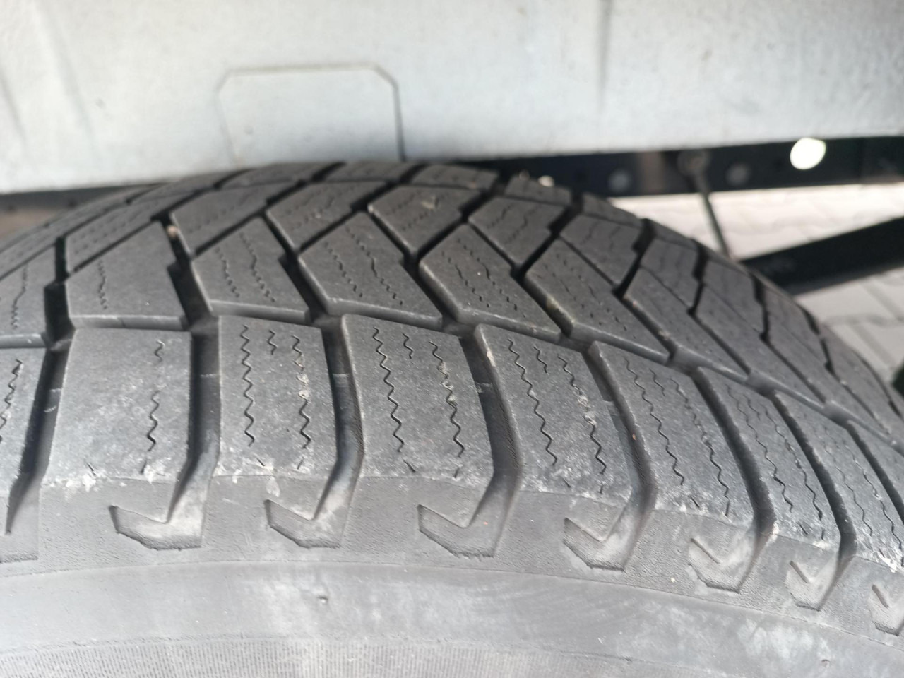 IVECO Daily 35S16V - Furgon: 2 kép. IVECO Daily 35S16V - Furgon: 2 kép.