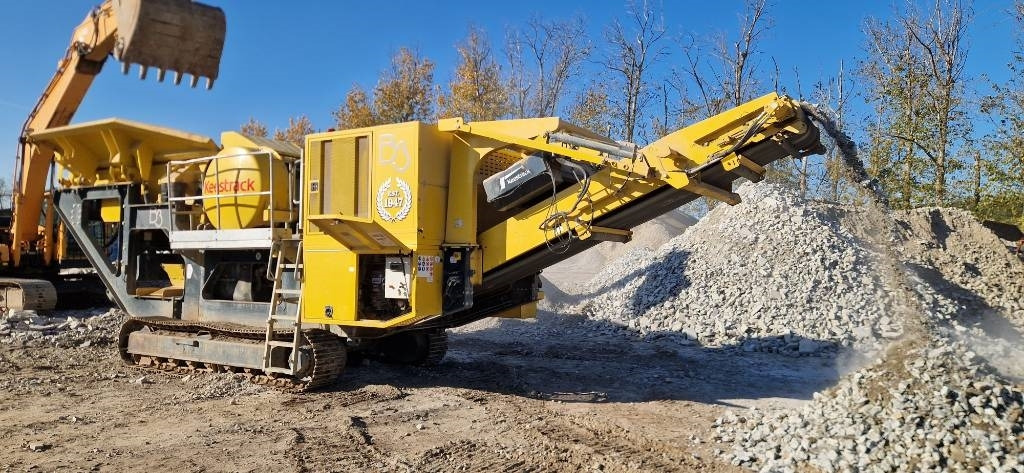 Keestrack B 3 - Mobil törőgép: 1 kép. Keestrack B 3 - Mobil törőgép: 1 kép.