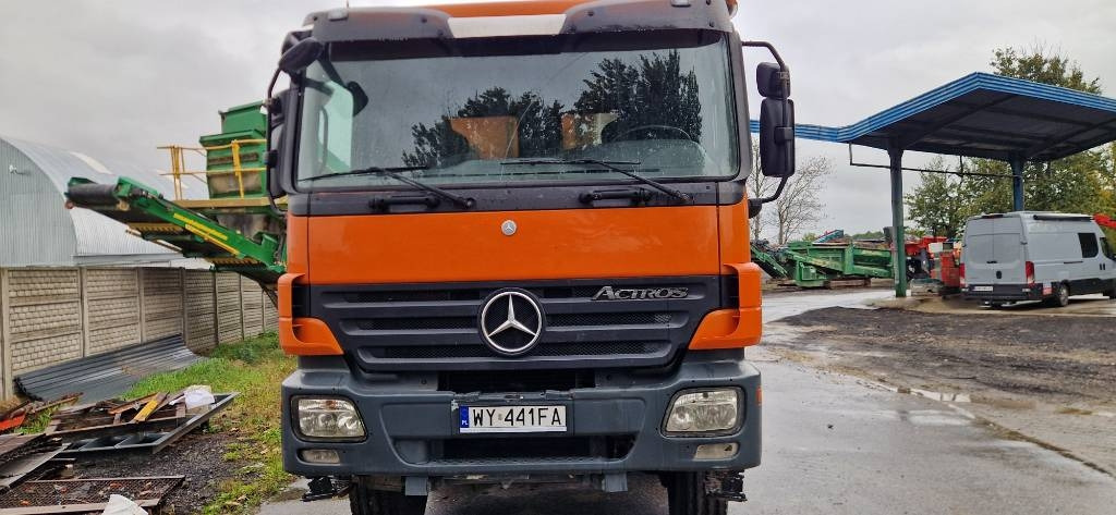 Mercedes-Benz Actros 4144 - Billenőplatós teherautó: 1 kép. Mercedes-Benz Actros 4144 - Billenőplatós teherautó: 1 kép.