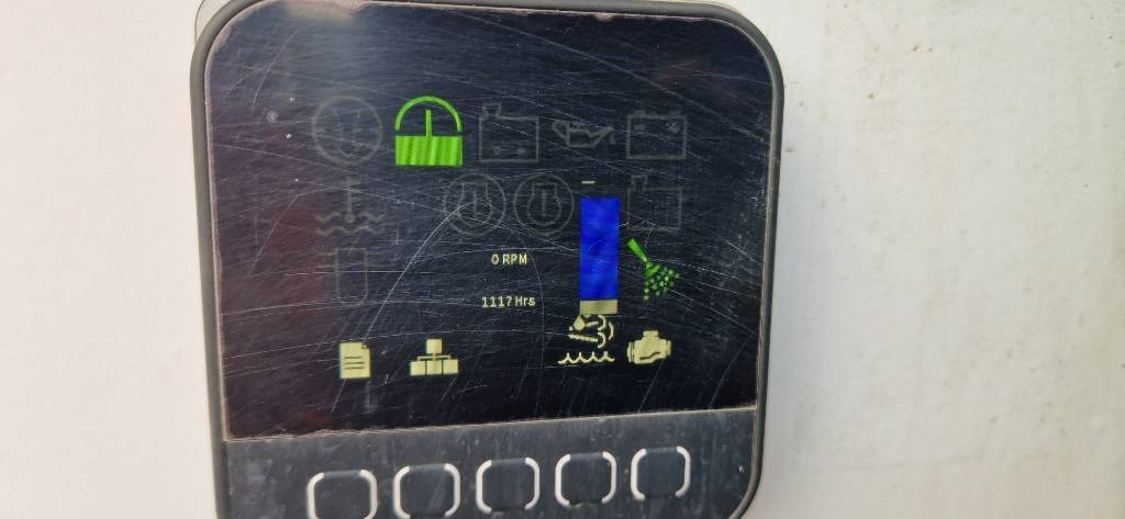 PowerScreen Chieftain 2100 X - Osztályozó berendezés: 2 kép. PowerScreen Chieftain 2100 X - Osztályozó berendezés: 2 kép.