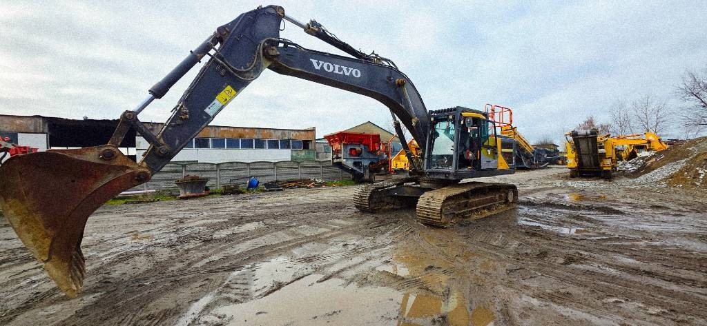 Volvo EC 300 EL - Lánctalpas kotró: 1 kép. Volvo EC 300 EL - Lánctalpas kotró: 1 kép.
