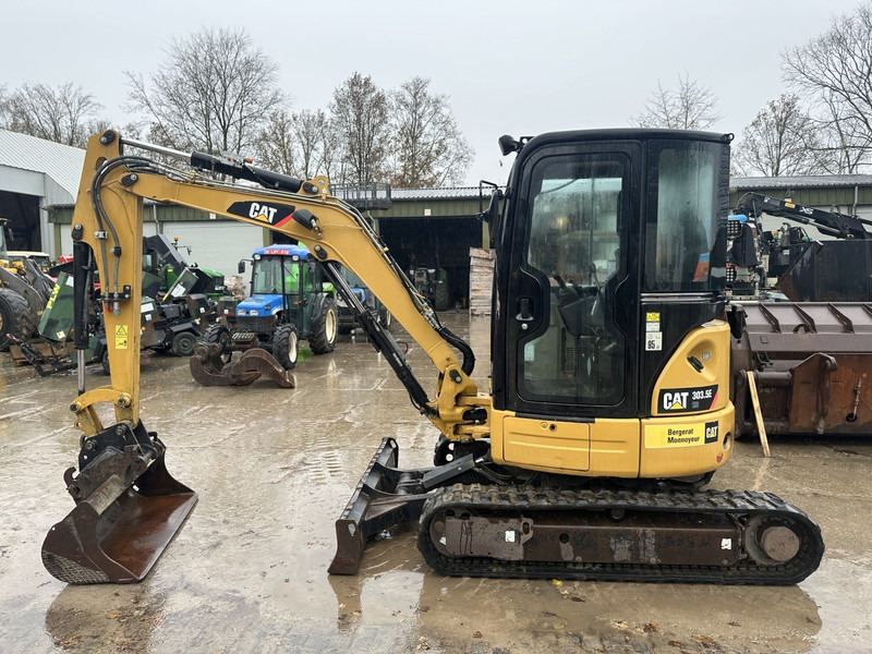 Caterpillar 303.5E CR All functions 3 buckets - Minikotró: 2 kép. Caterpillar 303.5E CR All functions 3 buckets - Minikotró: 2 kép.