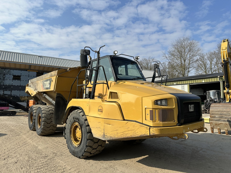 Caterpillar 730 C Body heat - Tailgate - Central Lubrication - Dömper: 2 kép. Caterpillar 730 C Body heat - Tailgate - Central Lubrication - Dömper: 2 kép.