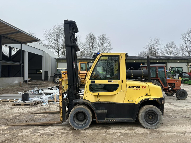 Hyster H7.0FT - Gázüzemű targonca: 2 kép. Hyster H7.0FT - Gázüzemű targonca: 2 kép.