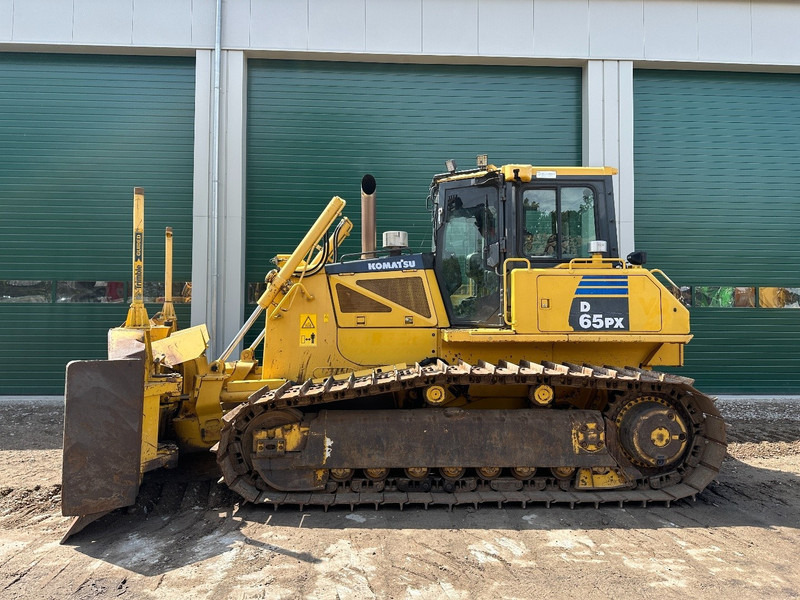 Komatsu D65PX-16 Trimble 3D GPS System - Foldable blade - Buldózer: 3 kép. Komatsu D65PX-16 Trimble 3D GPS System - Foldable blade - Buldózer: 3 kép.
