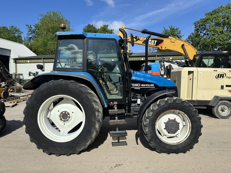 New Holland TS 90 - Traktor: 5 kép. New Holland TS 90 - Traktor: 5 kép.