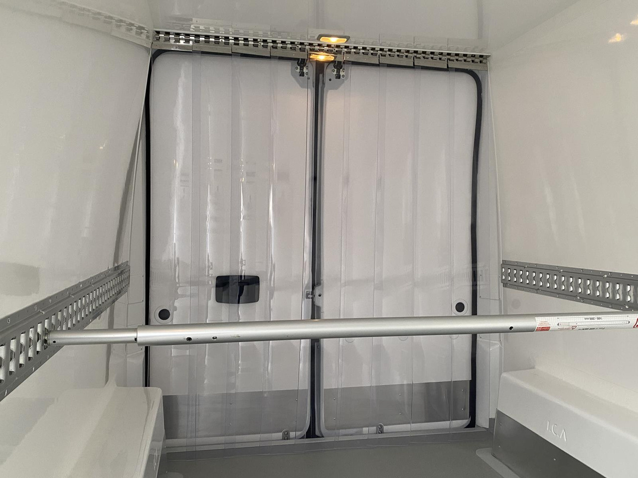 Új Hűtős kisteherautó FIAT DUCATO L3H2 180PS BASE HEAVY / FRISCHDIENST + XARIOS 300 12-380V + Heizung: 14 kép. Új Hűtős kisteherautó FIAT DUCATO L3H2 180PS BASE HEAVY / FRISCHDIENST + XARIOS 300 12-380V + Heizung: 14 kép.