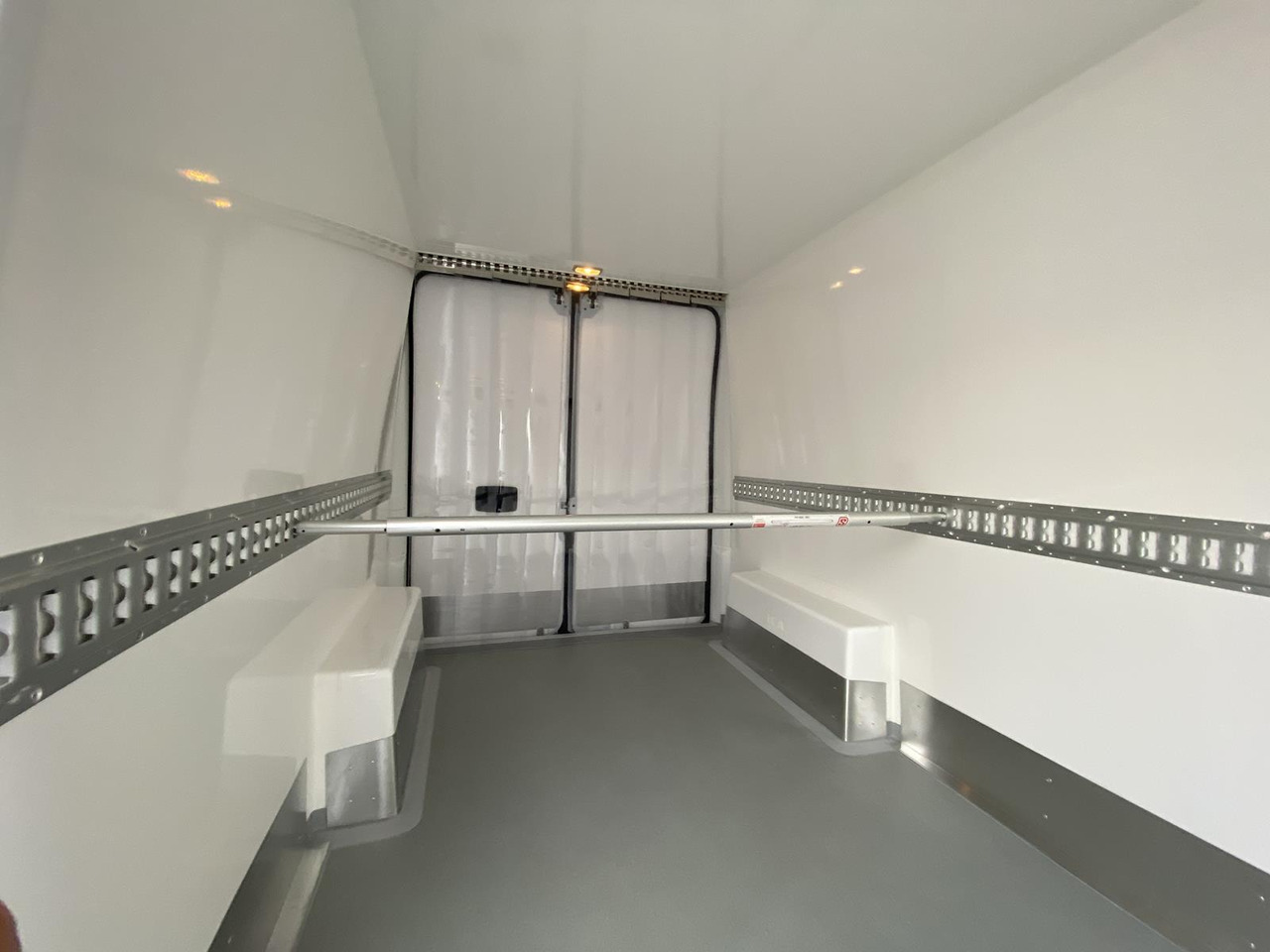 Új Hűtős kisteherautó FIAT DUCATO L3H2 180PS BASE HEAVY / FRISCHDIENST + XARIOS 300 12-380V + Heizung: 15 kép. Új Hűtős kisteherautó FIAT DUCATO L3H2 180PS BASE HEAVY / FRISCHDIENST + XARIOS 300 12-380V + Heizung: 15 kép.