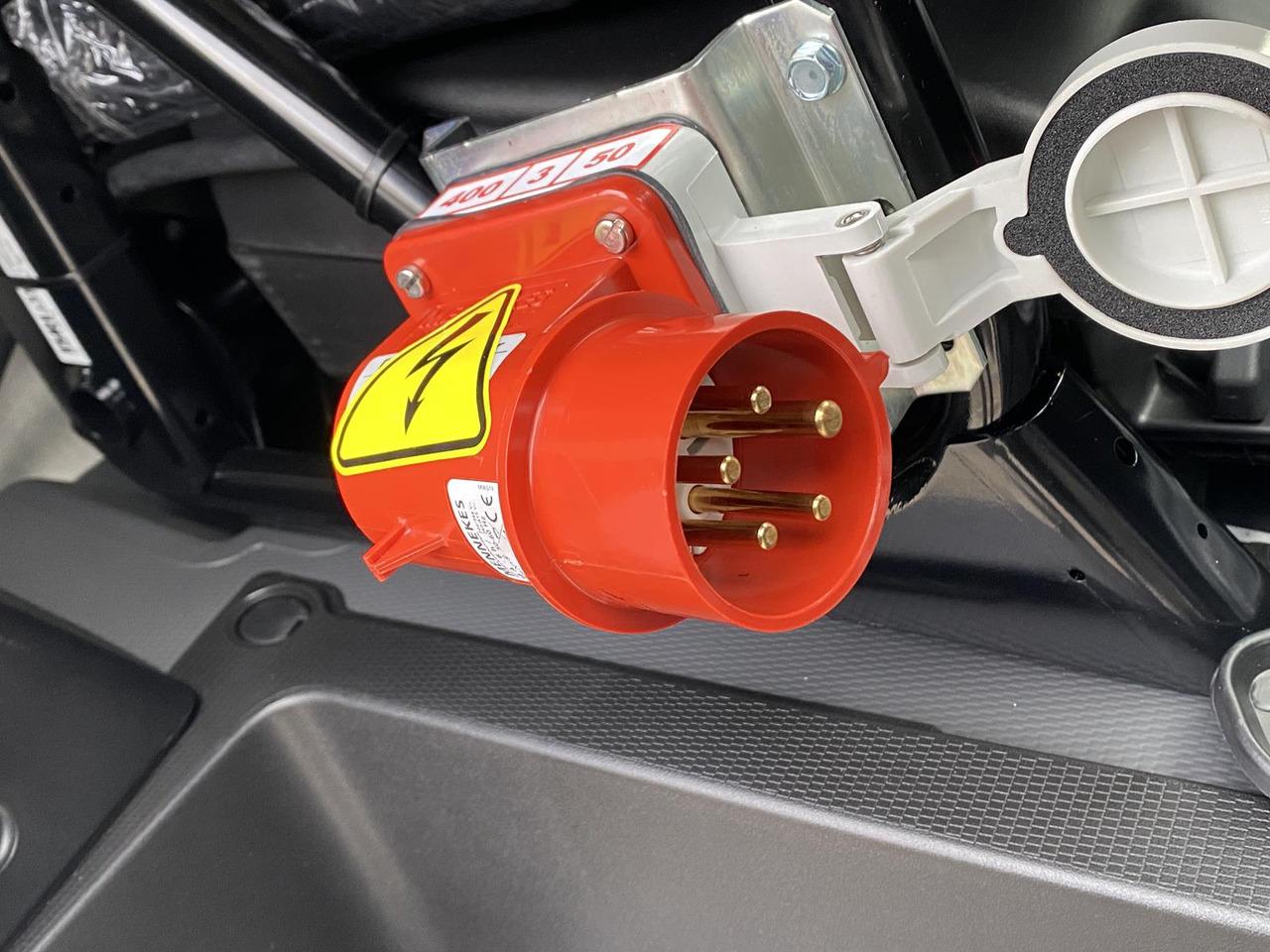 Új Hűtős kisteherautó FIAT DUCATO L3H2 180PS BASE HEAVY / FRISCHDIENST + XARIOS 300 12-380V + Heizung: 17 kép. Új Hűtős kisteherautó FIAT DUCATO L3H2 180PS BASE HEAVY / FRISCHDIENST + XARIOS 300 12-380V + Heizung: 17 kép.