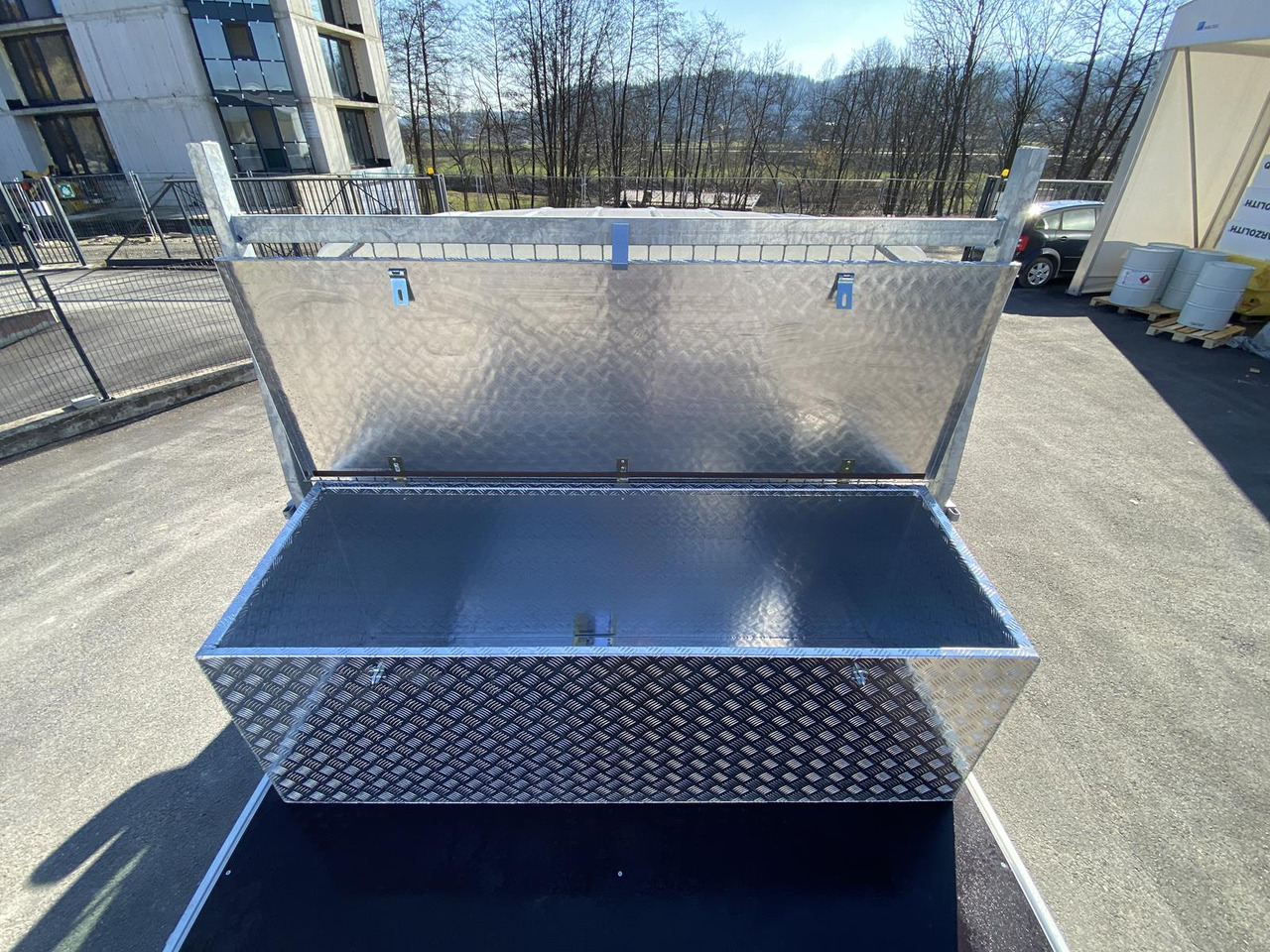 Platós kisteherautó MAN TGE 3.180 DOKA 1+6 3640MM | OFFENE PRITSCHE + ALU KOFFER AUF DER PRITSCHE: 12 kép.