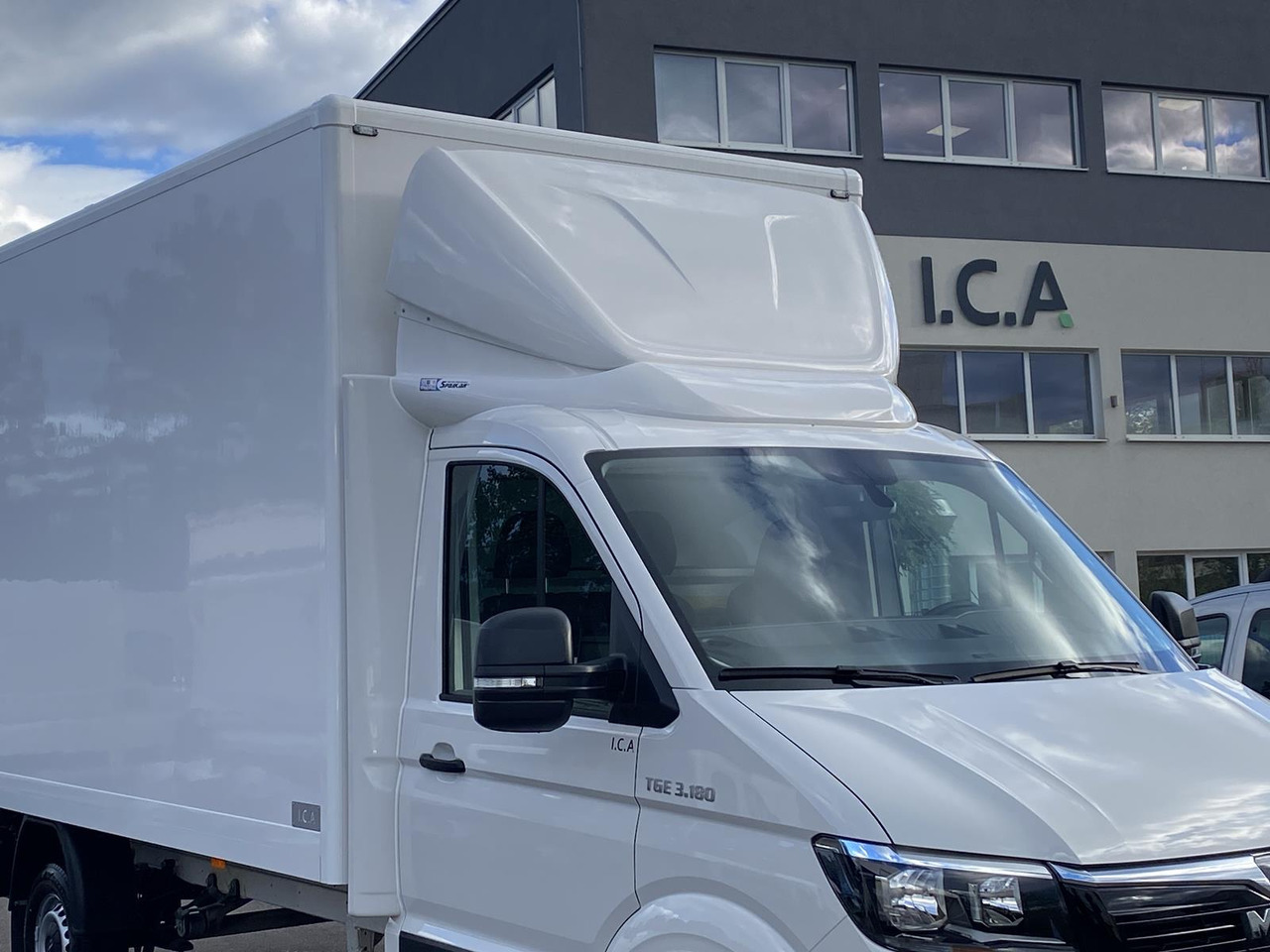 MAN TGE 3.180 RS4490 1+2, 180PS, 2.0L | ALU-BOX 4200mm + LADERAMPE - Dobozos kisteherautó: 5 kép. MAN TGE 3.180 RS4490 1+2, 180PS, 2.0L | ALU-BOX 4200mm + LADERAMPE - Dobozos kisteherautó: 5 kép.