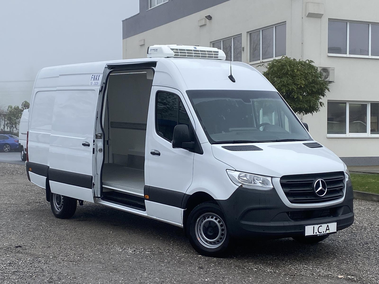 MERCEDES-BENZ SPRINTER 317 CDI L4H3 170PS AUTOMATIK FRISCHDIENST + KONVEKTA FK 3022 12-220V - Hűtős kisteherautó: 4 kép. MERCEDES-BENZ SPRINTER 317 CDI L4H3 170PS AUTOMATIK FRISCHDIENST + KONVEKTA FK 3022 12-220V - Hűtős kisteherautó: 4 kép.