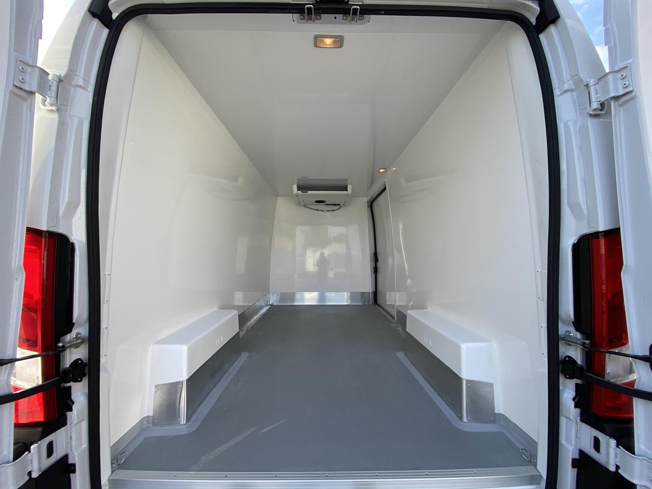 PEUGEOT BOXER L3H2 180PS CONFORT 335 / FRISCHDIENST BIS 0 + XARIOS 300 12-230V - Hűtős kisteherautó: 4 kép. PEUGEOT BOXER L3H2 180PS CONFORT 335 / FRISCHDIENST BIS 0 + XARIOS 300 12-230V - Hűtős kisteherautó: 4 kép.