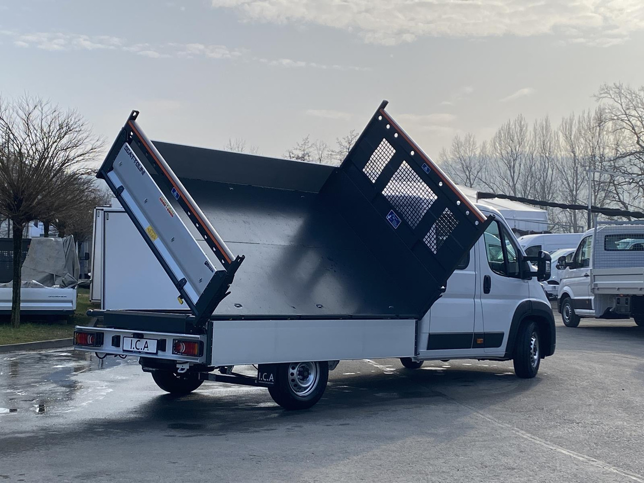 PEUGEOT BOXER L4 DOKA 180 PS | SCATTOLINI DREISEITENKIPPER 3150MM - Billenőplatós kisteherautó, Duplakabinos kisteherautó: 4 kép. PEUGEOT BOXER L4 DOKA 180 PS | SCATTOLINI DREISEITENKIPPER 3150MM - Billenőplatós kisteherautó, Duplakabinos kisteherautó: 4 kép.
