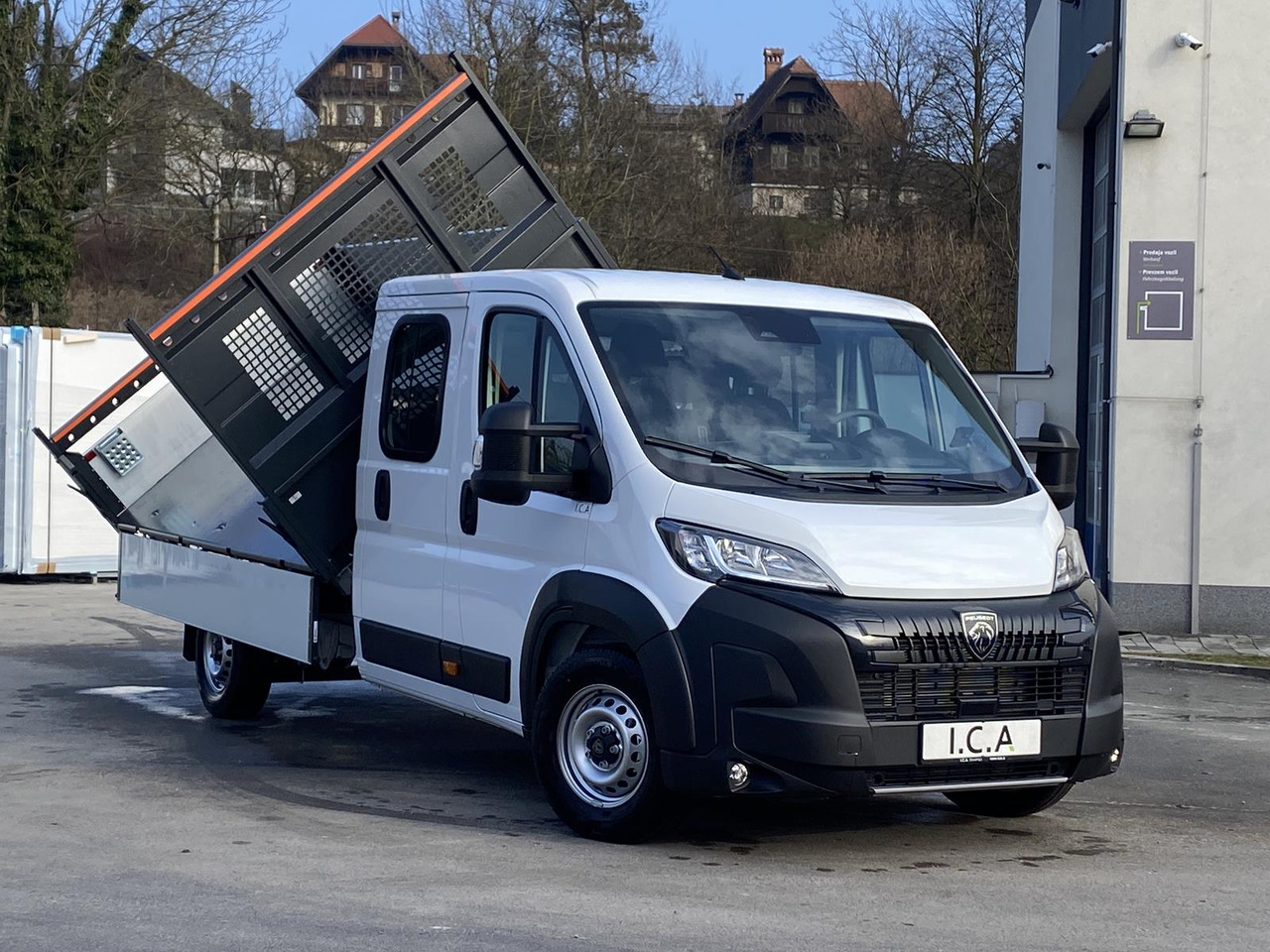 PEUGEOT BOXER L4 DOKA 180 PS | SCATTOLINI DREISEITENKIPPER 3150MM - Billenőplatós kisteherautó, Duplakabinos kisteherautó: 1 kép. PEUGEOT BOXER L4 DOKA 180 PS | SCATTOLINI DREISEITENKIPPER 3150MM - Billenőplatós kisteherautó, Duplakabinos kisteherautó: 1 kép.