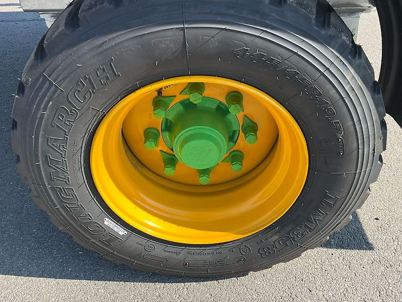 Joskin WAGO 8000 D14 - Mezőgazdasági pótkocsi: 5 kép. Joskin WAGO 8000 D14 - Mezőgazdasági pótkocsi: 5 kép.