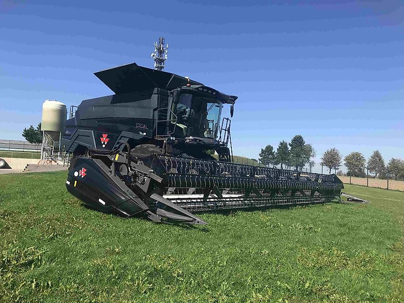 Massey Ferguson IDEAL 8 PL - Kombájn: 2 kép. Massey Ferguson IDEAL 8 PL - Kombájn: 2 kép.