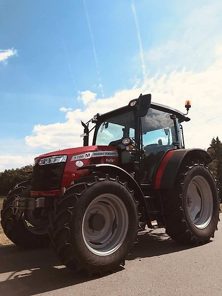 Traktor Massey Ferguson MF 5709 M Dyna-4: 7 kép.