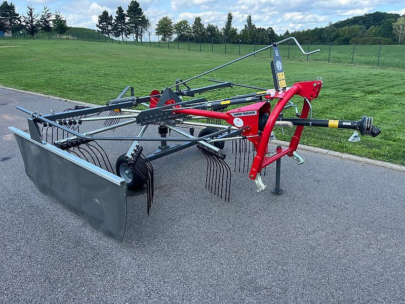 Massey Ferguson MF RK 361 DN / Fella JURAS 351 DN - Szénaforgató: 2 kép. Massey Ferguson MF RK 361 DN / Fella JURAS 351 DN - Szénaforgató: 2 kép.