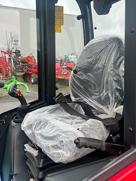 Schäffer 3650 T - Teleszkópos homlokrakodó: 5 kép. Schäffer 3650 T - Teleszkópos homlokrakodó: 5 kép.
