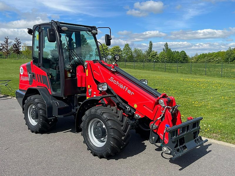 Schäffer 5680 T-3 - Teleszkópos homlokrakodó: 1 kép. Schäffer 5680 T-3 - Teleszkópos homlokrakodó: 1 kép.