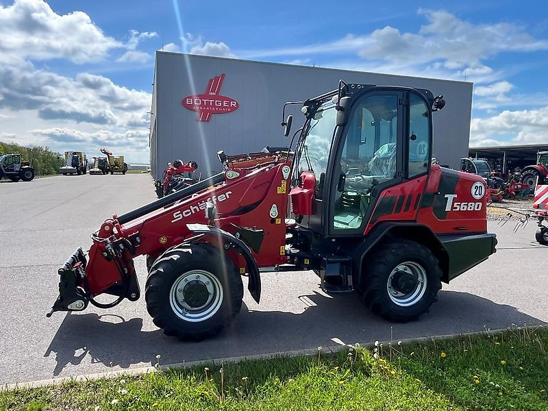 Schäffer 5680 T-3 - Teleszkópos homlokrakodó: 5 kép. Schäffer 5680 T-3 - Teleszkópos homlokrakodó: 5 kép.