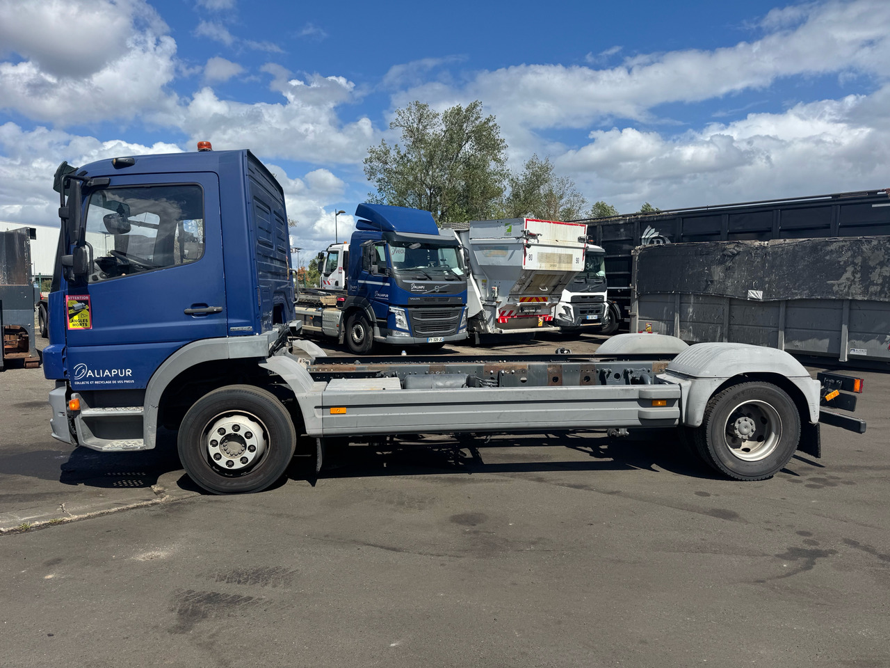 MERCEDES-BENZ atégo - Alvaz teherautó: 4 kép. MERCEDES-BENZ atégo - Alvaz teherautó: 4 kép.