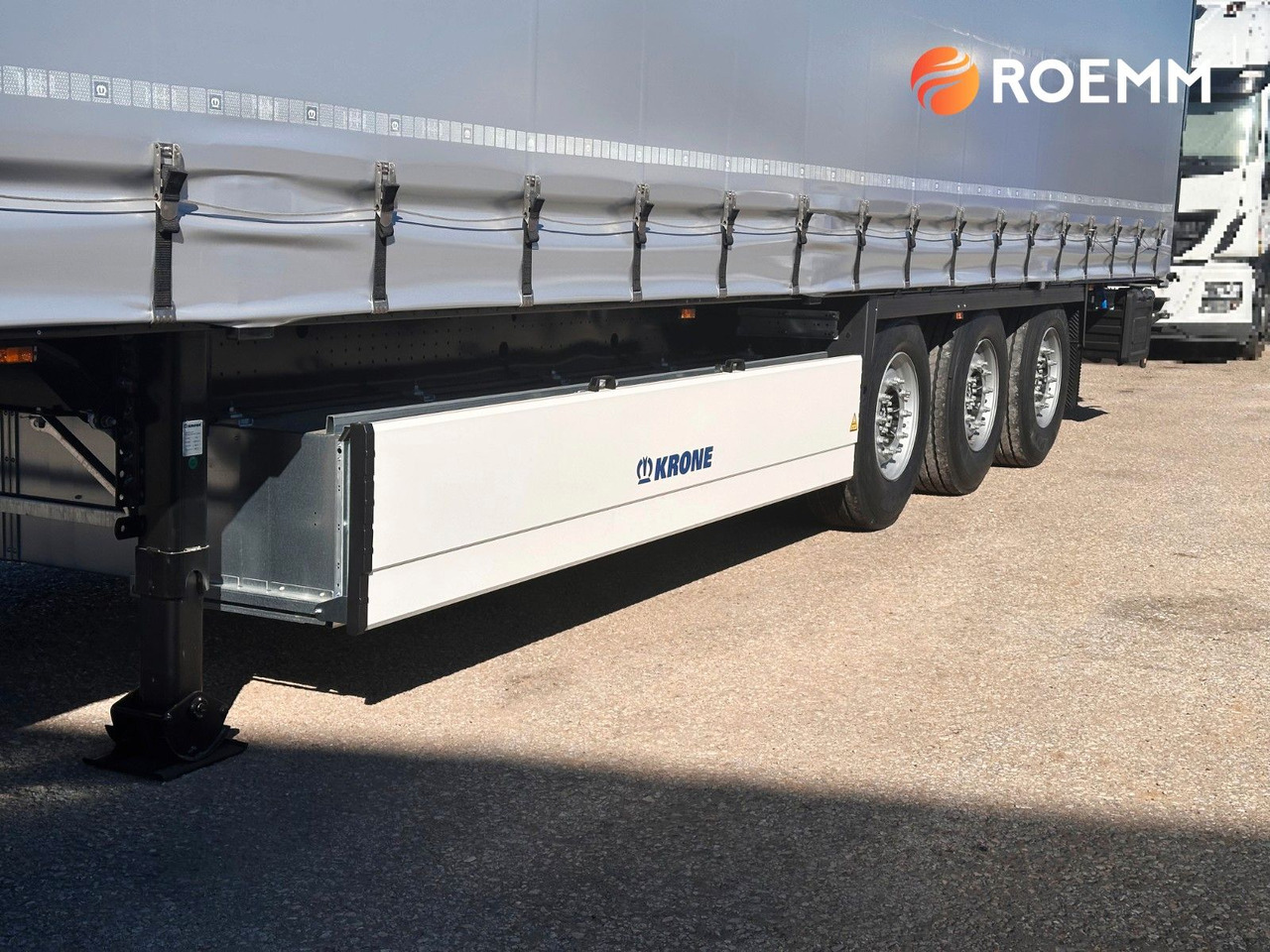 Krone ProfiLiner*XL*Lift*BPW*ADR*Getränk*Edscha*Pallet - Ponyvás félpótkocsi: 3 kép. Krone ProfiLiner*XL*Lift*BPW*ADR*Getränk*Edscha*Pallet - Ponyvás félpótkocsi: 3 kép.
