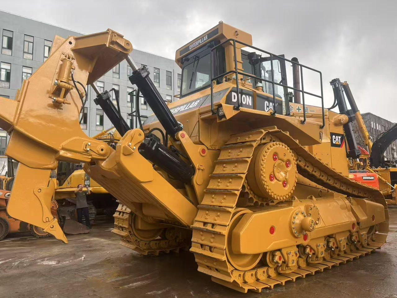 Caterpillar CAT CAT D10N D9R D8R D8N D8T D7G D7R D6G D6R D5K D4C Used Bulldozer Dozer - Buldózer: 5 kép. Caterpillar CAT CAT D10N D9R D8R D8N D8T D7G D7R D6G D6R D5K D4C Used Bulldozer Dozer - Buldózer: 5 kép.