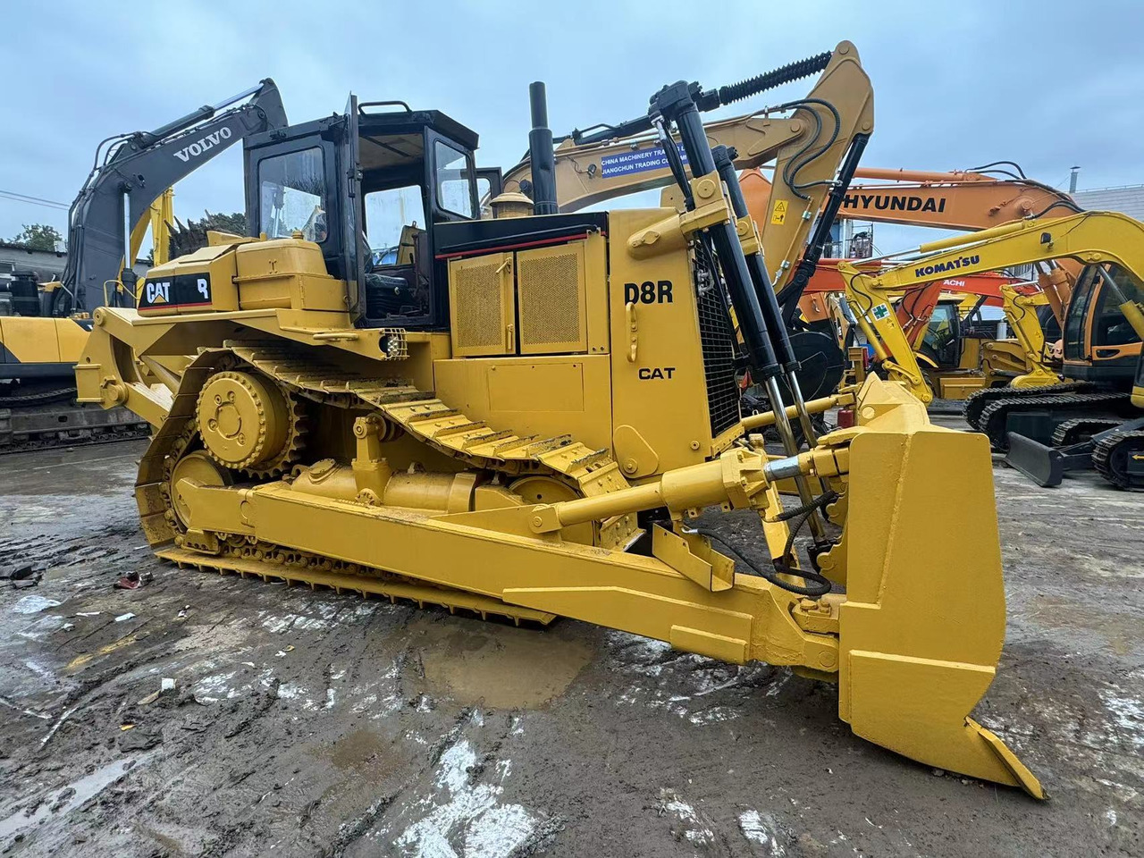 Caterpillar CAT D8R D8T D7H D7R D7G D7R D7E Used Bulldozer in Excellent Work Condition for Slae - Buldózer: 4 kép. Caterpillar CAT D8R D8T D7H D7R D7G D7R D7E Used Bulldozer in Excellent Work Condition for Slae - Buldózer: 4 kép.