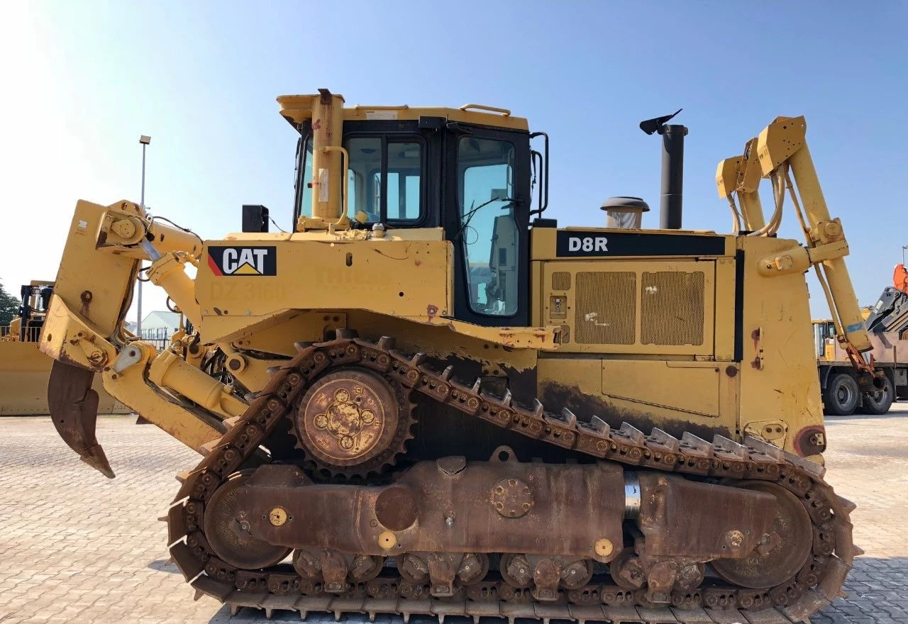 Caterpillar CAT D8R D8T D9R D10R D6G D6H D6R D7H D7E D7R Used Bulldozer Secondhand Bulldozers in High Quality - Buldózer: 5 kép. Caterpillar CAT D8R D8T D9R D10R D6G D6H D6R D7H D7E D7R Used Bulldozer Secondhand Bulldozers in High Quality - Buldózer: 5 kép.