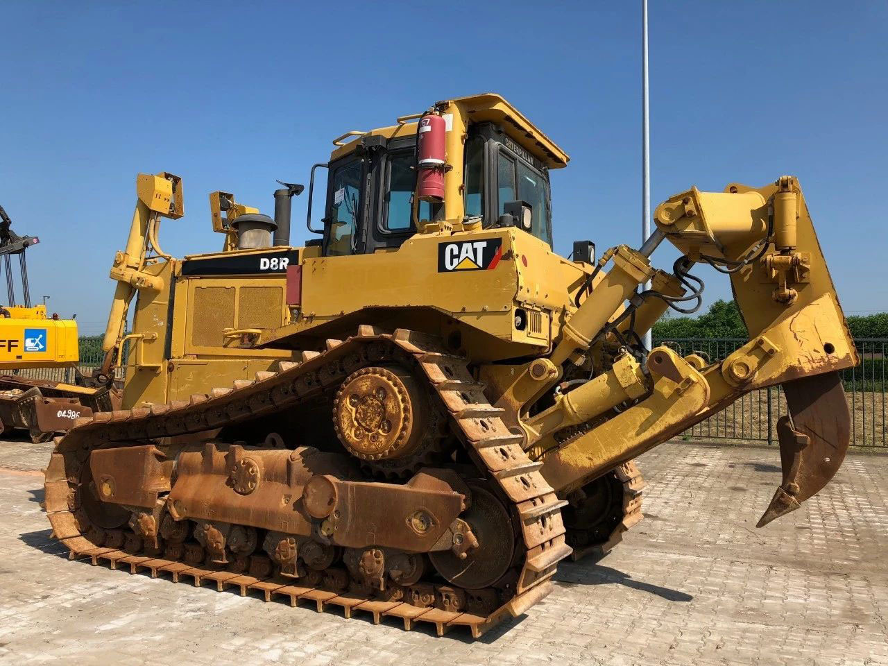 Caterpillar CAT D8R Used Bulldozer D8T D9R D10R D6G D6R D6H D7G D7R D7E D4C Secondhand Dozer for Sale - Buldózer: 2 kép. Caterpillar CAT D8R Used Bulldozer D8T D9R D10R D6G D6R D6H D7G D7R D7E D4C Secondhand Dozer for Sale - Buldózer: 2 kép.
