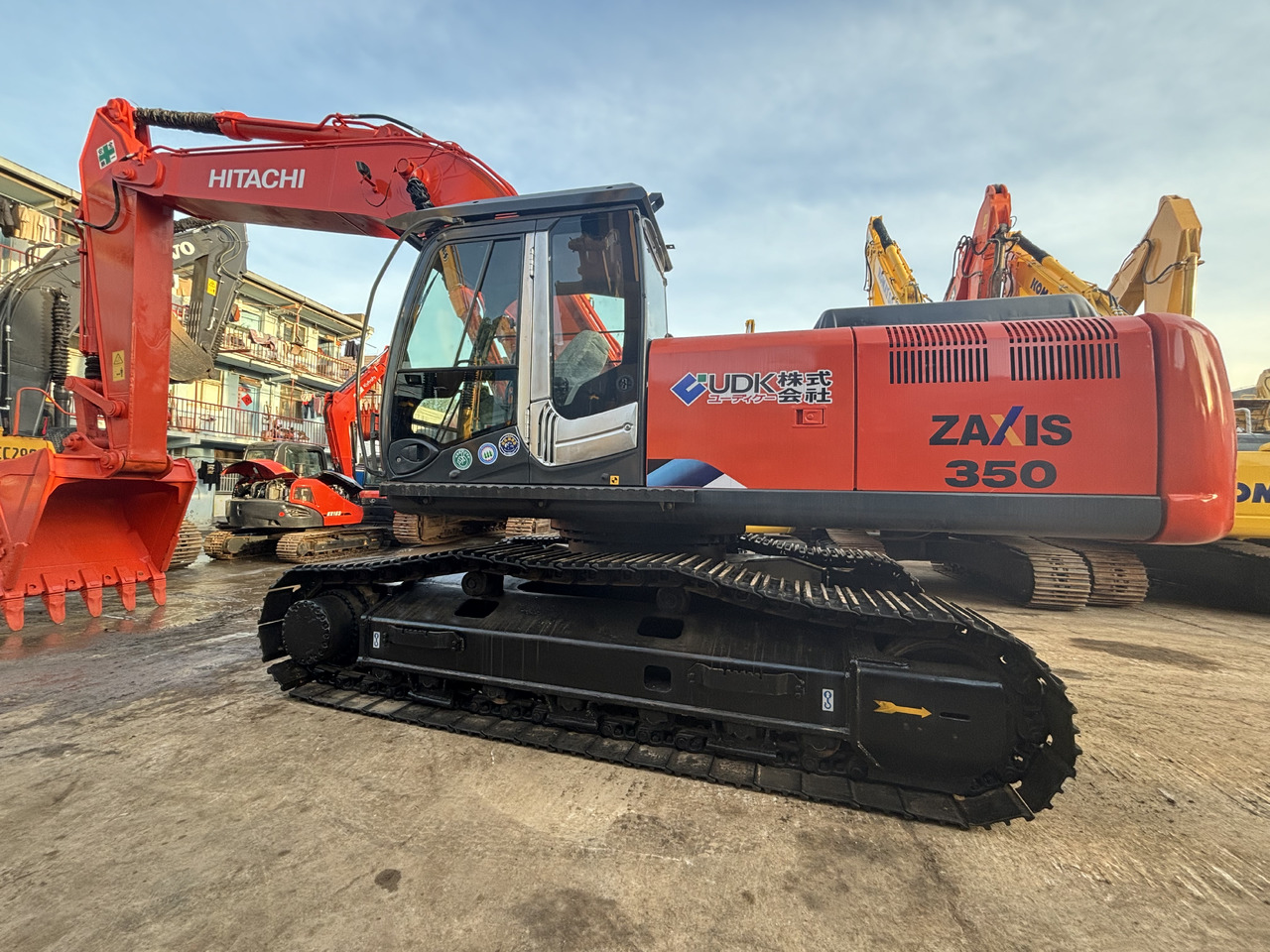 Hitachi ZX350 Used Excavator 35 Ton Crawler Hydraulic Secondhand Excavators Komatsu PC350 Caterpillar 336D2 Doosan DX300 dx420 Secondhand Excavators for Sale - Lánctalpas kotró: 2 kép. Hitachi ZX350 Used Excavator 35 Ton Crawler Hydraulic Secondhand Excavators Komatsu PC350 Caterpillar 336D2 Doosan DX300 dx420 Secondhand Excavators for Sale - Lánctalpas kotró: 2 kép.