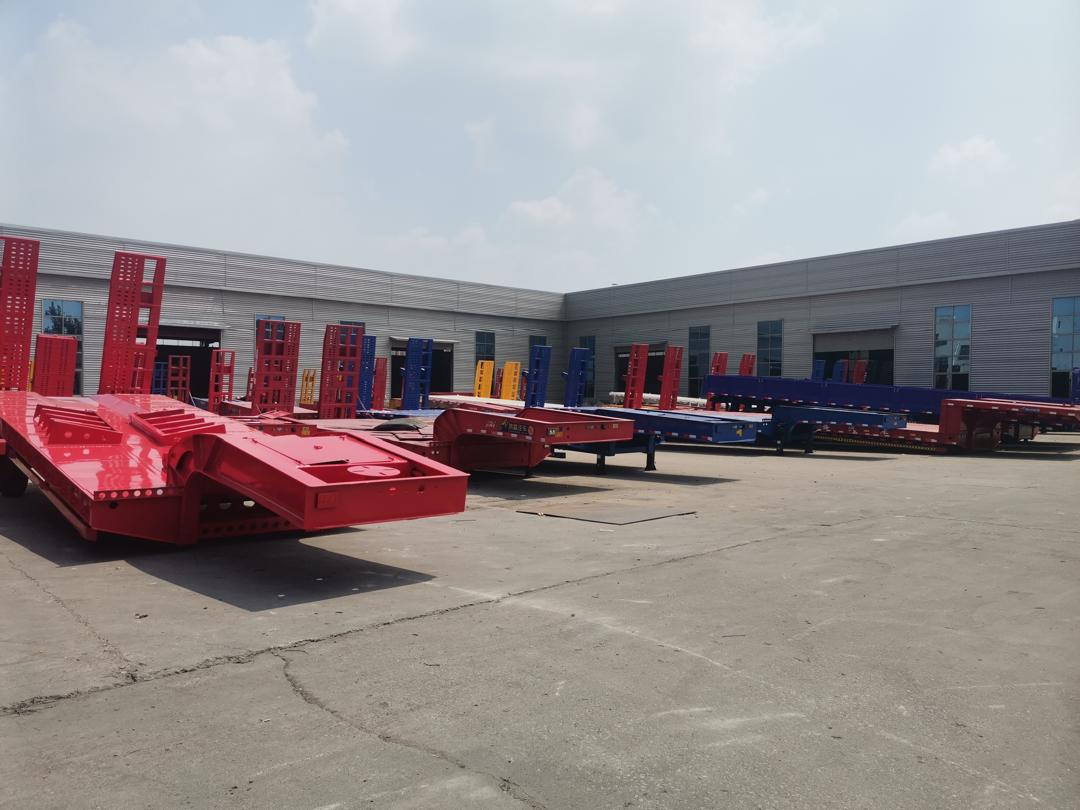 ZHICHENG SEMI FLAT BED LOW BED IN VARIOUS AND SIZE ( USED OR NEW CONDITION) - Félpótkocsi mélybölcsős: 5 kép. ZHICHENG SEMI FLAT BED LOW BED IN VARIOUS AND SIZE ( USED OR NEW CONDITION) - Félpótkocsi mélybölcsős: 5 kép.