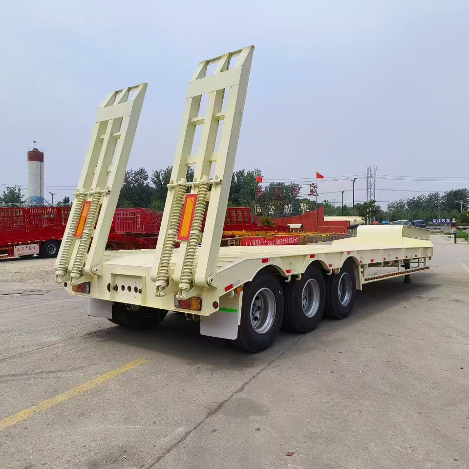 ZHICHENG Semi Flat Bed Low Bed in New or Used with 3 Axles 4 Axles - Félpótkocsi mélybölcsős: 3 kép. ZHICHENG Semi Flat Bed Low Bed in New or Used with 3 Axles 4 Axles - Félpótkocsi mélybölcsős: 3 kép.