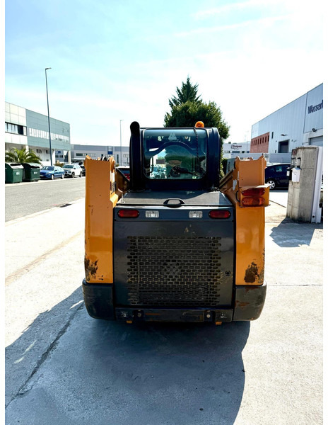 Case SR210 - Gumikerekes homlokrakodó: 3 kép. Case SR210 - Gumikerekes homlokrakodó: 3 kép.