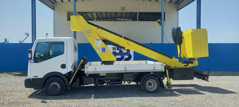 Nissan CABSTAR NT400 MOVEX TLR18 - Teherautó, Darus autó: 1 kép. Nissan CABSTAR NT400 MOVEX TLR18 - Teherautó, Darus autó: 1 kép.