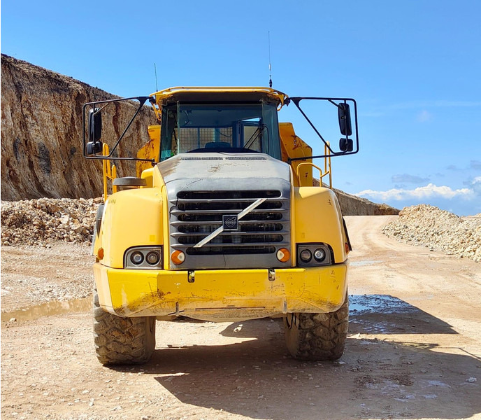 Volvo A35D - Csuklós dömper: 3 kép. Volvo A35D - Csuklós dömper: 3 kép.