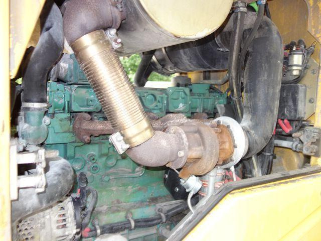 Volvo L70E - Gumikerekes homlokrakodó: 5 kép. Volvo L70E - Gumikerekes homlokrakodó: 5 kép.