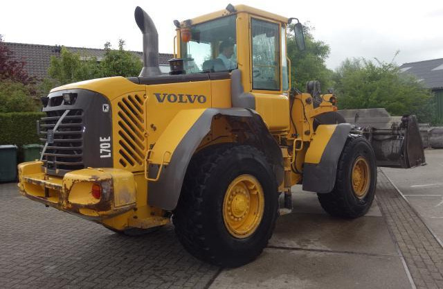 Volvo L70E - Gumikerekes homlokrakodó: 1 kép. Volvo L70E - Gumikerekes homlokrakodó: 1 kép.