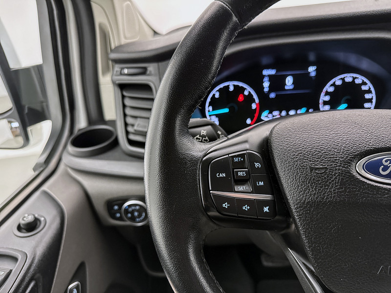 Ford Transit Custom 300 2.0 TDCI L2H1 Automaat Navigatie Achteruitrijcamera Imperiaal Treeplanken - Kis furgon: 5 kép. Ford Transit Custom 300 2.0 TDCI L2H1 Automaat Navigatie Achteruitrijcamera Imperiaal Treeplanken - Kis furgon: 5 kép.