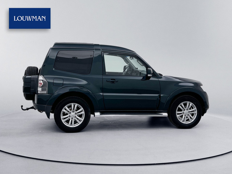 Mitsubishi Pajero 3.2 DI-D Instyle High Roof Van Grijs kenteken Automaat Climate control Trekhaak 3000KG - Kisteherautó: 3 kép. Mitsubishi Pajero 3.2 DI-D Instyle High Roof Van Grijs kenteken Automaat Climate control Trekhaak 3000KG - Kisteherautó: 3 kép.